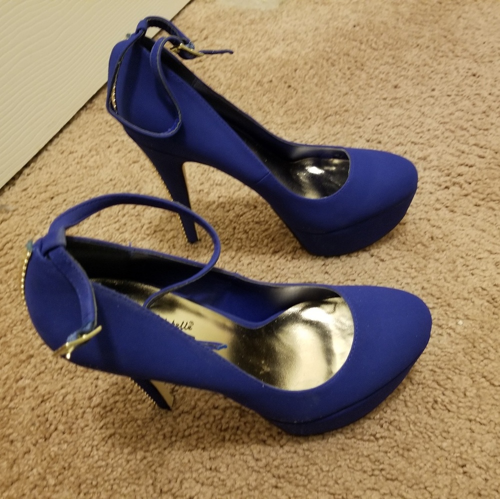 Shoes - Picture 2 of 2
